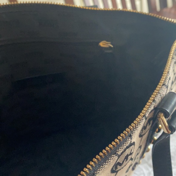 Michael kors purse - Picture 4 of 9